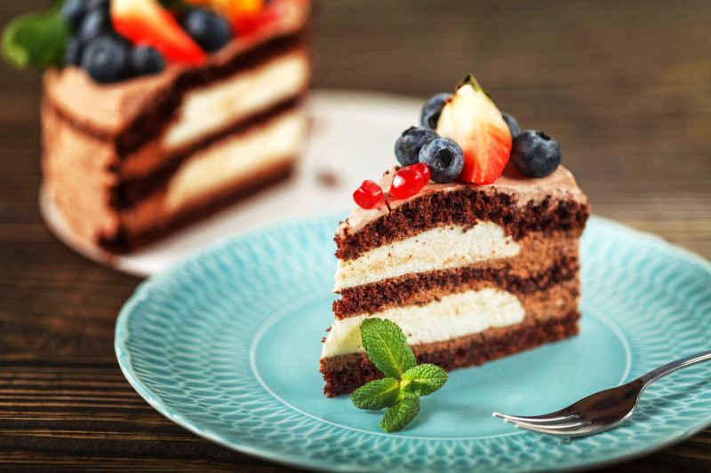 Tort cu crema de iaurt si fructe de padure - reteta diabet